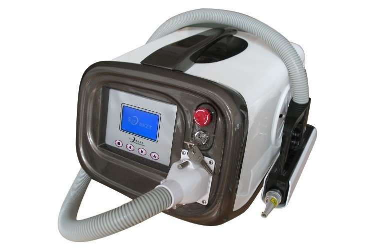 Nd Yag Q-Switched Laser For Tattoo Removal , Birthmark and Freckle removal machine