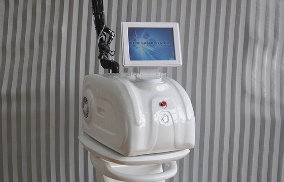 10600nm Radio Frequency CO2 Fractional Laser Machine For lift face , reduce wrinkle